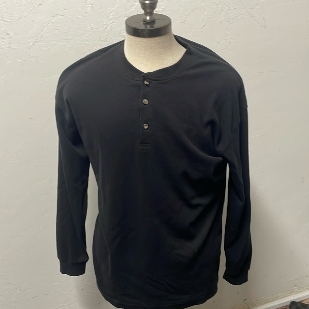 Black ribbed Hathaway sport long sleeve shirt size medium
